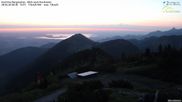 Archiviertes Webcam Bild: Hochries Bergstation - Blick nach Nordosten am 28.05.2026 um 04:44 Uhr