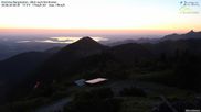 Archiviertes Webcam Bild: Hochries Bergstation - Blick nach Nordosten am 26.06.2026 um 04:43 Uhr