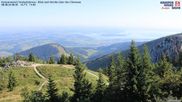 Archiviertes Webcam Bild: Kampenwand - Blick über den Chiemsee am 08.08.2026 um 08:37 Uhr