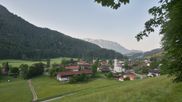 Archiviertes Webcam Bild: Blick Richtung Sachrang und Langlaufloipe am 28.05.2026 um 06:39 Uhr