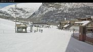 Archiviertes Webcam Bild: Myrkdalen Hotel Talstation Sessellift Myrkdalsekspressen am 12.04.2026 um 14:47 Uhr