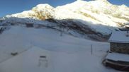 Archived webcam image showing Saas Fee - Längfluh chair lift on 9 Oct 2026 at 08:01
