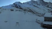 Archived webcam image showing Saas Fee - Längfluh Glacier on 22 Oct 2026 at 18:46
