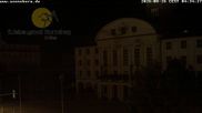 Archiviertes Webcam Bild: Bahnhofplatz Sonneberg - Blick auf das Neue Rathaus am 26.08.2026 um 04:15 Uhr