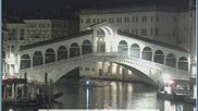 Archived webcam image showing Venice: Rialto Bridge on 30 Oct 2026 at 04:44