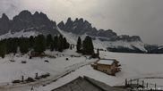 Archiviertes Webcam Bild: Geisleralm: Blick auf die Geislerspitzen am 12.04.2026 um 12:58 Uhr