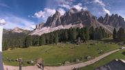 Archiviertes Webcam Bild: Geisleralm: Blick auf die Geislerspitzen am 26.08.2026 um 16:00 Uhr