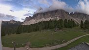 Archiviertes Webcam Bild: Geisleralm: Blick auf die Geislerspitzen am 26.08.2026 um 18:00 Uhr