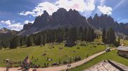 Archiviertes Webcam Bild: Geisleralm: Blick auf die Geislerspitzen am 26.08.2026 um 12:00 Uhr