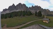 Archiviertes Webcam Bild: Geisleralm: Blick auf die Geislerspitzen am 13.09.2026 um 07:50 Uhr