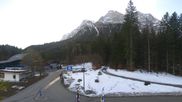 Archiviertes Webcam Bild: Ehrwald: Talstation Tiroler Zugspitzbahn am 07.04.2026 um 08:50 Uhr