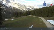 Archived webcam image showing Feldernalm in Ehrwald - Zugspitze on 9 May 2026 at 08:15