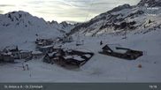 Archived webcam image showing St. Christoph - Arlberg on 5 Apr 2026 at 19:09