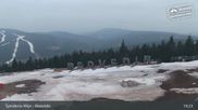 Archiviertes Webcam Bild: Spindlermühle - Bergstation Sessellift Medvědín am 12.04.2026 um 19:07 Uhr