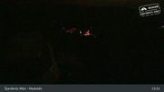 Archiviertes Webcam Bild: Spindlermühle - Bergstation Sessellift Medvědín am 27.08.2026 um 01:45 Uhr
