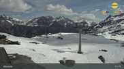 Archiviertes Webcam Bild: Bergstation Sessellift Riedkopf (Klösterle) am 18.04.2026 um 11:04 Uhr