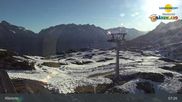 Archiviertes Webcam Bild: Bergstation Sessellift Riedkopf (Klösterle) am 01.05.2026 um 07:30 Uhr