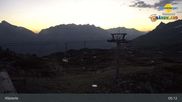 Archiviertes Webcam Bild: Bergstation Sessellift Riedkopf (Klösterle) am 28.05.2026 um 05:47 Uhr