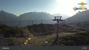 Archiviertes Webcam Bild: Bergstation Sessellift Riedkopf (Klösterle) am 28.05.2026 um 07:47 Uhr