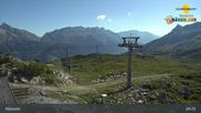 Archiviertes Webcam Bild: Bergstation Sessellift Riedkopf (Klösterle) am 12.07.2026 um 09:46 Uhr