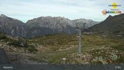 Archiviertes Webcam Bild: Bergstation Sessellift Riedkopf (Klösterle) am 26.08.2026 um 17:20 Uhr