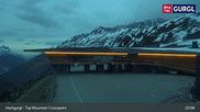 Archiviertes Webcam Bild: Hochgurgl: Top Mountain Crosspoint und Talstation Kirchenkarbahn am 12.04.2026 um 21:07 Uhr