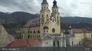 Archiviertes Webcam Bild: Brixen - Domplatz am 12.04.2026 um 15:44 Uhr