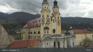 Archiviertes Webcam Bild: Brixen - Domplatz am 12.04.2026 um 17:44 Uhr