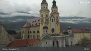 Archiviertes Webcam Bild: Brixen - Domplatz am 13.04.2026 um 09:57 Uhr