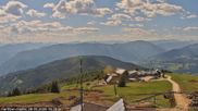 Archiviertes Webcam Bild: Gerlitzen: Bergstation 8er Carving Jet am 29.05.2026 um 16:02 Uhr