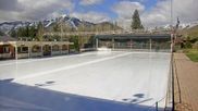 Archiviertes Webcam Bild: Sun Valley: Eislaufbahn am 14.04.2026 um 18:45 Uhr