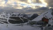 Archived webcam image showing Samnaun - Alp Trida Sattel Lift on 21 May 2026 at 06:12