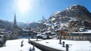 Archiviertes Webcam Bild: Zermatt: Panoramablick auf das Dorf am 26 Feb 2026 um 14:11 Uhr
