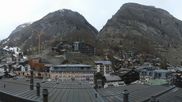 Archiviertes Webcam Bild: Zermatt: Panoramablick auf das Dorf am 12.04.2026 um 14:10 Uhr