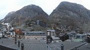Archiviertes Webcam Bild: Zermatt: Panoramablick auf das Dorf am 12.04.2026 um 18:10 Uhr