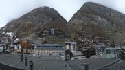 Archiviertes Webcam Bild: Zermatt: Panoramablick auf das Dorf am 13.04.2026 um 12:51 Uhr