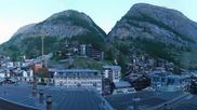 Archiviertes Webcam Bild: Zermatt: Panoramablick auf das Dorf am 31.05.2026 um 06:16 Uhr