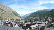 Archiviertes Webcam Bild: Zermatt: Panoramablick auf das Dorf am 26.08.2026 um 12:42 Uhr