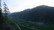 Archiviertes Webcam Bild: Mayrhofen: Ausblick Gasthof Zimmereben am 12.04.2026 um 07:14 Uhr
