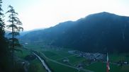Archiviertes Webcam Bild: Mayrhofen: Ausblick Gasthof Zimmereben am 12.07.2026 um 06:21 Uhr