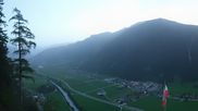 Archiviertes Webcam Bild: Mayrhofen: Ausblick Gasthof Zimmereben am 28.08.2026 um 06:57 Uhr