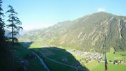 Archiviertes Webcam Bild: Mayrhofen: Ausblick Gasthof Zimmereben am 12.10.2026 um 16:24 Uhr