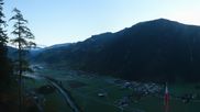 Archiviertes Webcam Bild: Mayrhofen: Ausblick Gasthof Zimmereben am 30.10.2026 um 07:19 Uhr