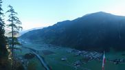 Archiviertes Webcam Bild: Mayrhofen: Ausblick Gasthof Zimmereben am 30.10.2026 um 08:19 Uhr