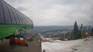 Archiviertes Webcam Bild: Slotwiny Arena - Bergstation Sessellift am 16.04.2026 um 14:37 Uhr