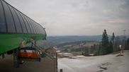 Archiviertes Webcam Bild: Slotwiny Arena - Bergstation Sessellift am 16.04.2026 um 16:37 Uhr