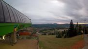 Archiviertes Webcam Bild: Slotwiny Arena - Bergstation Sessellift am 10.10.2026 um 06:58 Uhr