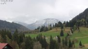 Archiviertes Webcam Bild: Oberstaufen: Biohotel Schratt - Blick zum Hochgrat am 19.04.2026 um 10:46 Uhr