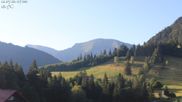 Archiviertes Webcam Bild: Oberstaufen: Biohotel Schratt - Blick zum Hochgrat am 12.07.2026 um 07:48 Uhr