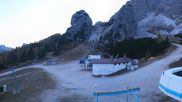 Archiviertes Webcam Bild: Cortina d'Ampezzo: Tofana-Abfahrt (Duca d'Aosta) am 17.10.2026 um 18:55 Uhr